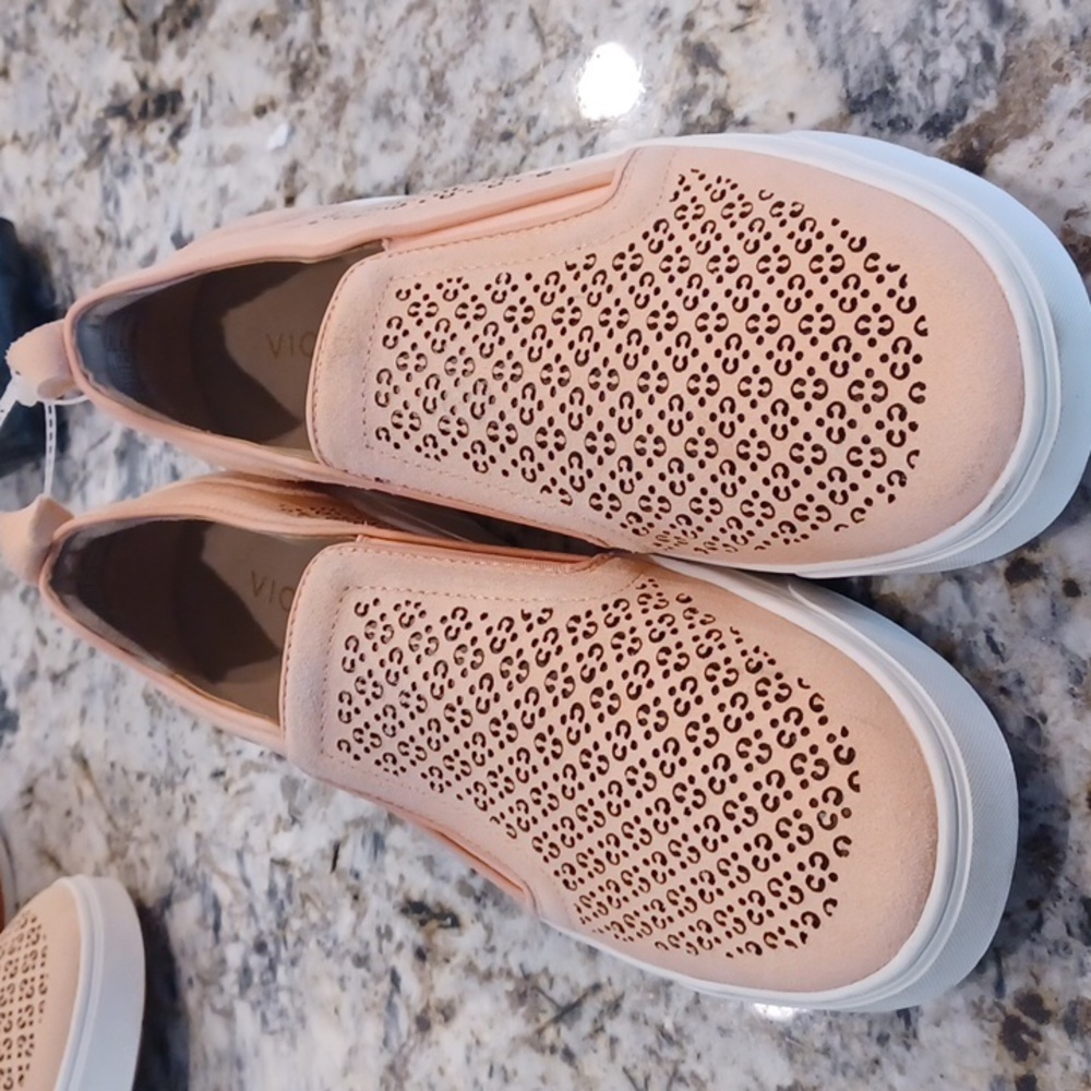 VIONIC Kimmie Perforated Suede Slip-On Sneaker Women's $130 final clearance - Picture 2 of 6